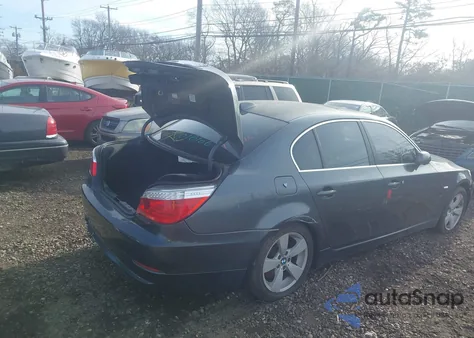 2008 BMW 528Xi z USA, uszkodzony, nr VIN WBANV13568CZ55364